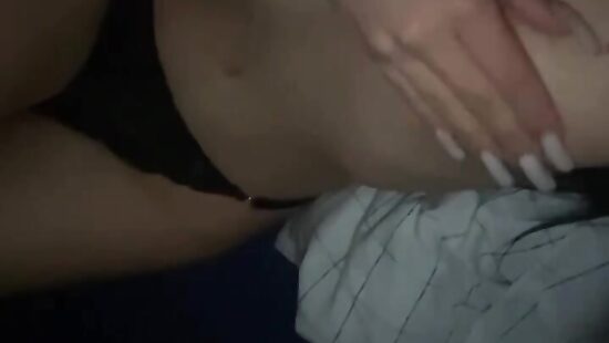 Кто любит маленькие сисички?