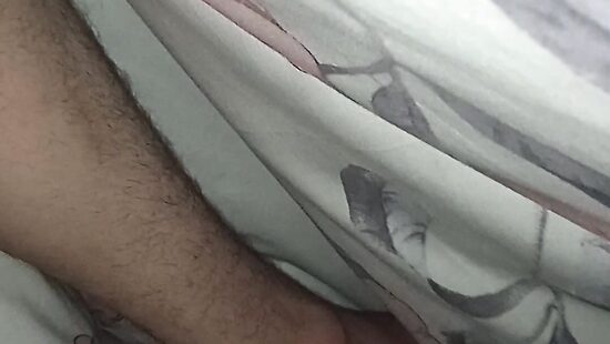 Порой то днём иль ночью, проснешься а младший брат говорит возьми меня в руку и найди