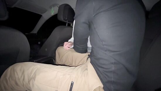 Быстрый секс в машине
