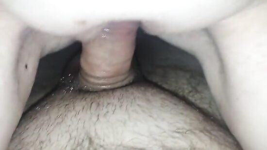 Секс письки с верху на твёрдом члене