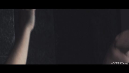 Выгнал приятеля чтобы сексом успокоить расстроенную подружку