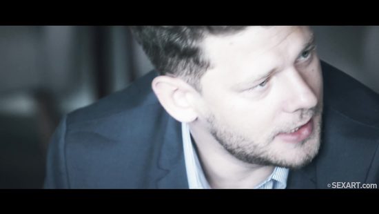 Сексапильная изменщица чувственно трахается с другом мужа в гостинице