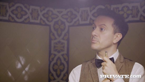 Наглая студентка на спор с подругами дала директору на бильярдном столе