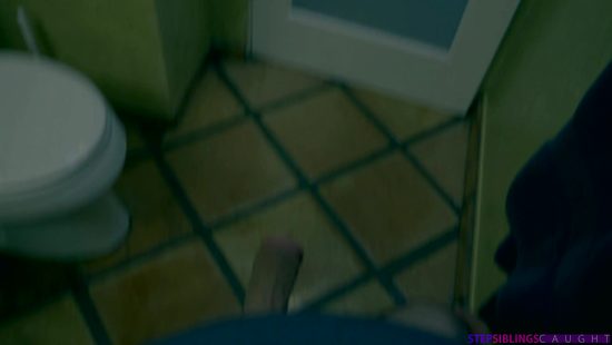 Пошлый парень оттрахал большим членом двух шлюшек пока небыло дома жены