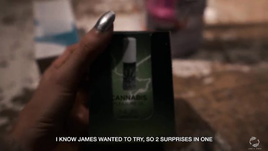 Китаянка подрочила пилотку на вебку и дала своему поклоннику