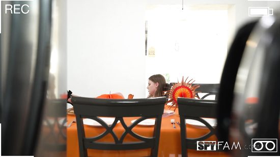 Вместо ужина сделал подруге массаж и отодрал по полной программе