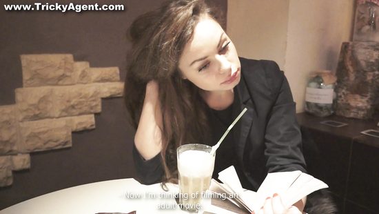 Русская девушка на кастинге зачетно поебалась с опытным агентом кастинга