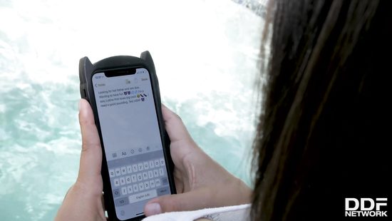 Сексапильную озабоченную латинку трахнул сын вместе с папашей