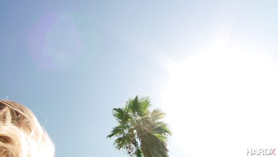 Мойщица автомобилей согласилась взять оплату за работу куни и аналом