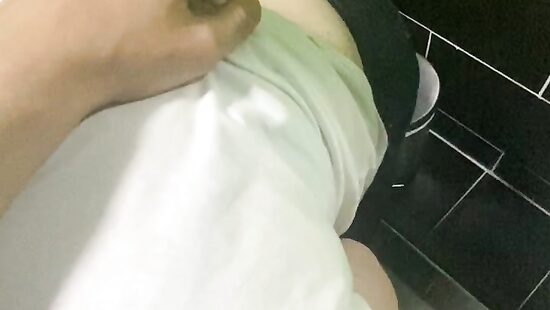 Блондинка сосет  в кфс