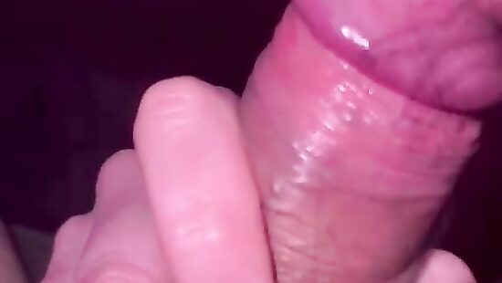 Моя шлюшка сосёт очень сочно