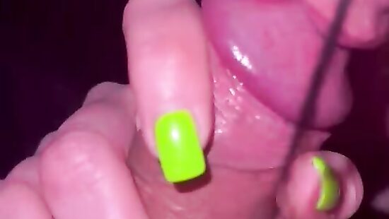 Моя шлюшка сосёт очень сочно