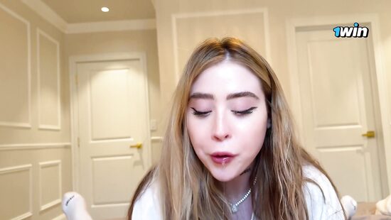 Раз забыла надеть трусы, то...