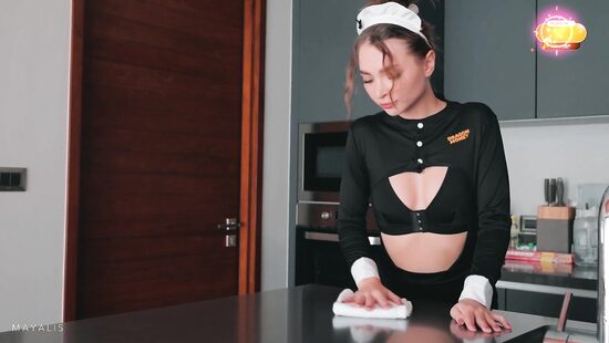 С согласия жены и возбуждения домработницы