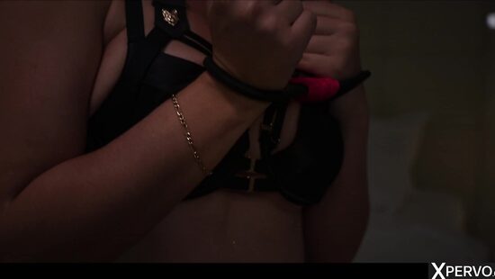 Альпийский шпион с членом вместо парашюта