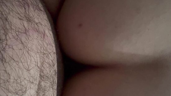 Шлюшка любит быть с верху