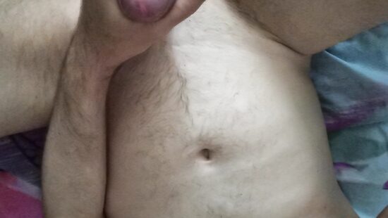 Я сильно возбуждён и между ног очень жарко!