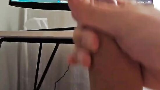 Кончил на сладкую киску)