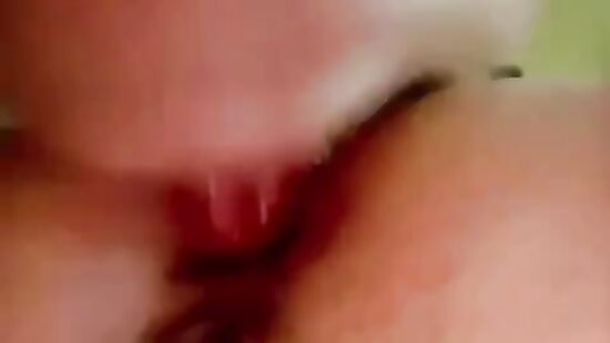 Лижу киску шлюшке