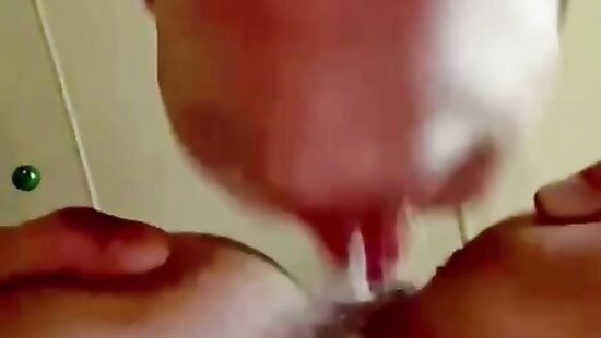 Лижу киску шлюшке