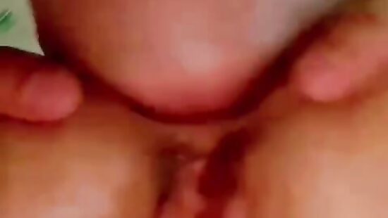 Лижу киску шлюшке