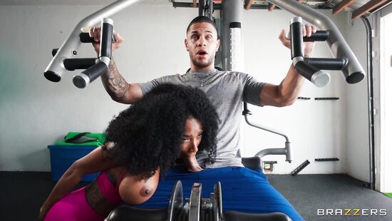 Тренированная растяжкой писька