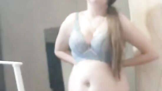 Снимаю бюзгальтер