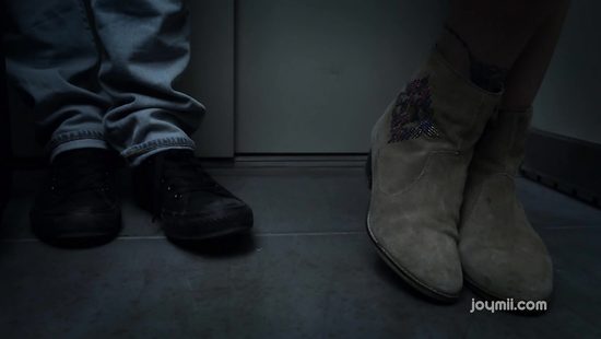 Узкоглазая автостопщица соблазнила водителя и дала в письку в гостинице