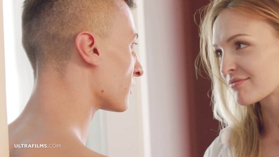 Ненасытные молодожены занимаются сексом каждую минуту