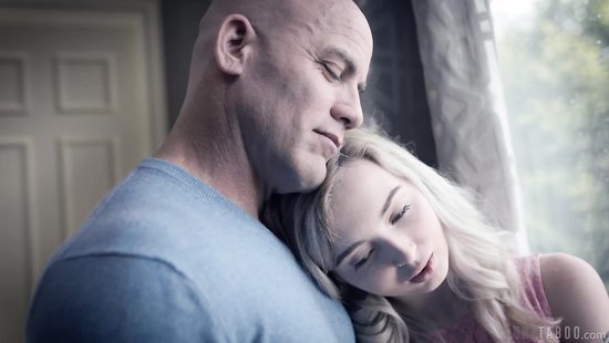 На 18й день рождения отчим подарил падчерице особый подарок